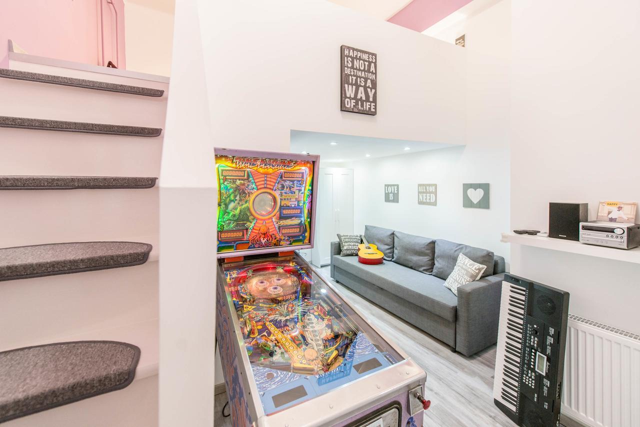 Happy Pop Apartment